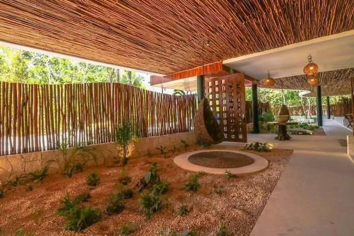 Moma Tulum 0*,